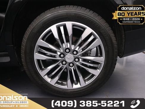 Used 2017 Cadillac XT5 Premium Luxury w/ Driver Assist Package FWD image 13