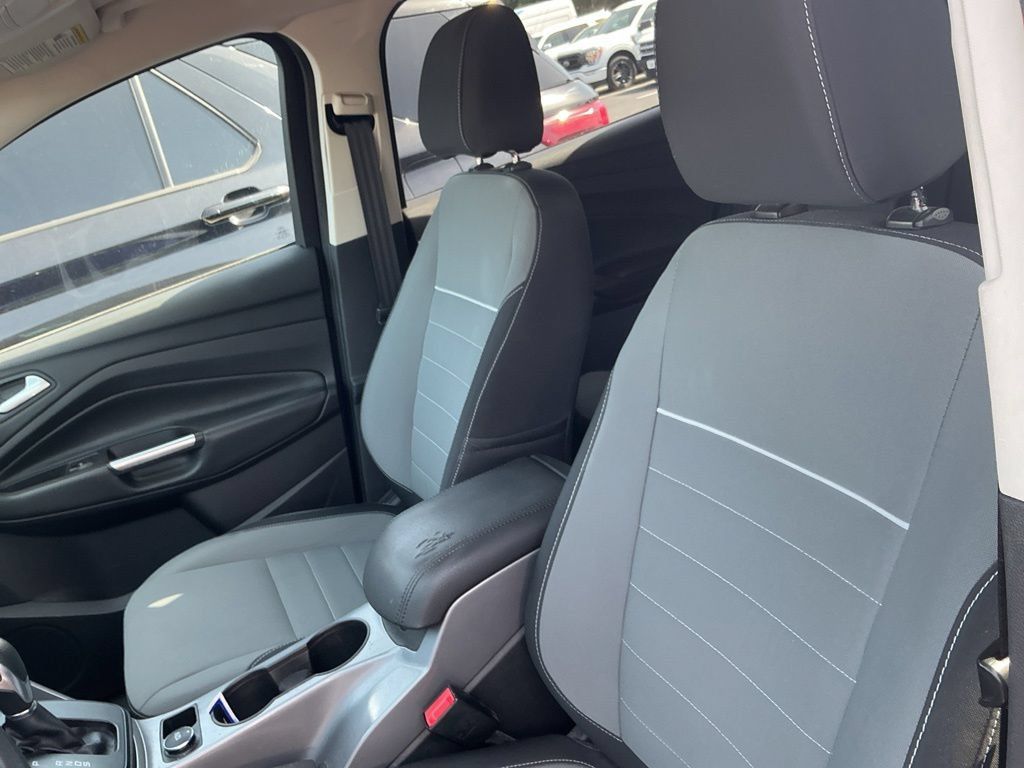 Used 2015 Ford Escape SE FWD image 11