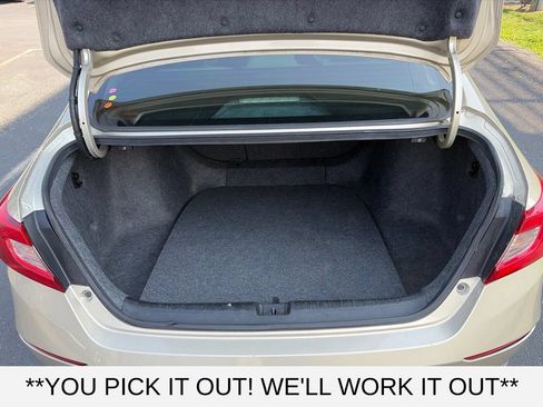 Used 2018 Honda Accord EX image 8