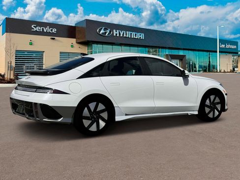 New 2025 Hyundai Ioniq 6 SE image 8