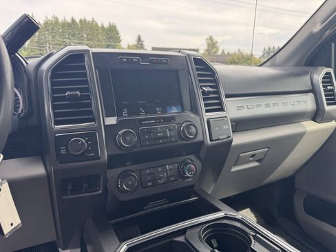 Used 2019 Ford F350 XLT w/ XLT Premium Package AWD/4WD image 11