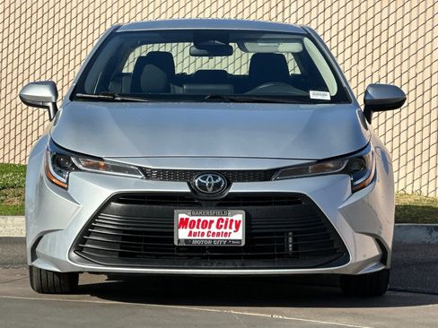 Used 2026 Toyota Corolla LE FWD image 9