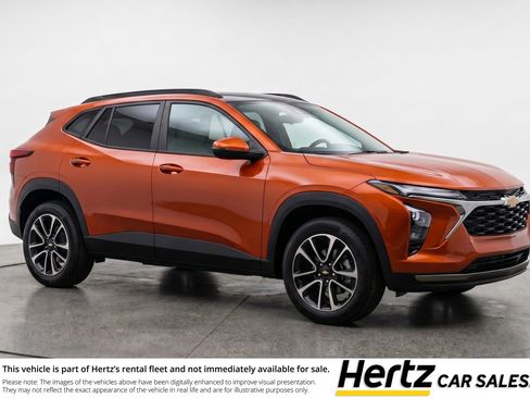 Used 2025 Chevrolet TrailBlazer LT FWD image 1