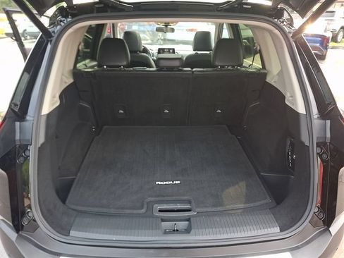 Certified 2023 Nissan Rogue SV w/ SV Premium B Package AWD/4WD image 28