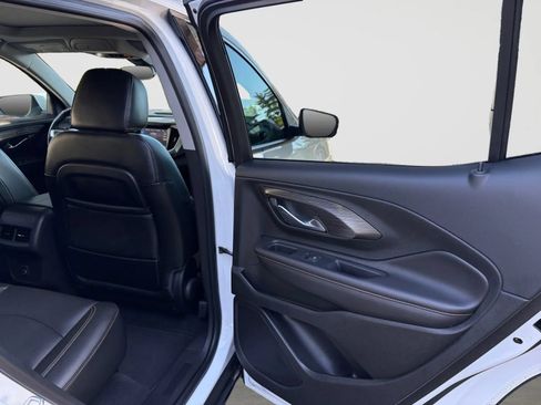 Used 2020 GMC Terrain SLT w/ Preferred Package AWD/4WD image 17