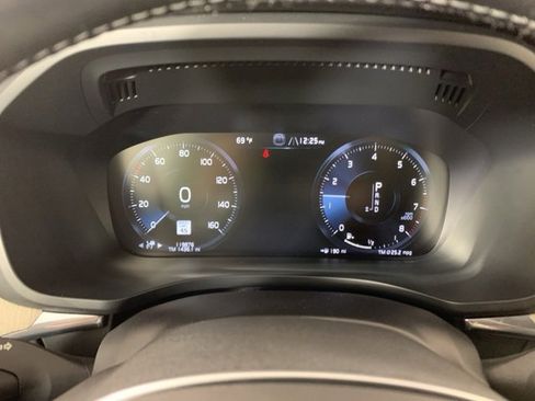 Used 2019 Volvo XC60 T5 Inscription w/ Protection Package Premier image 6