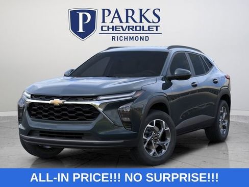 New 2026 Chevrolet Trax LT w/ LT Convenience Package FWD image 3