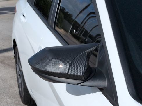 Used 2025 Hyundai Elantra Sport FWD image 11