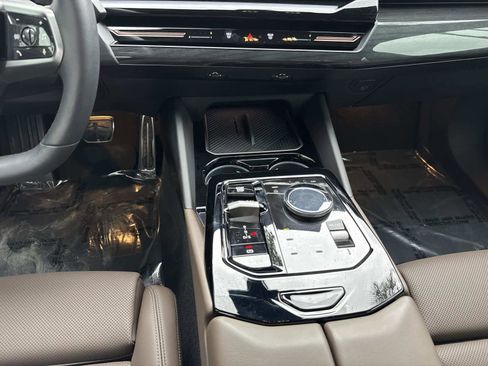 Certified 2025 BMW 530i xDrive w/ M Sport Package image 17