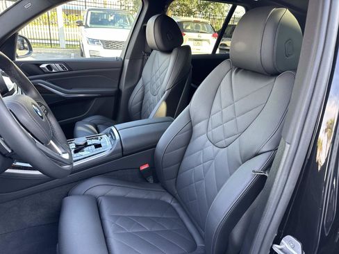 Used 2025 BMW X5 xDrive50e w/ Parking Assistance Package image 18