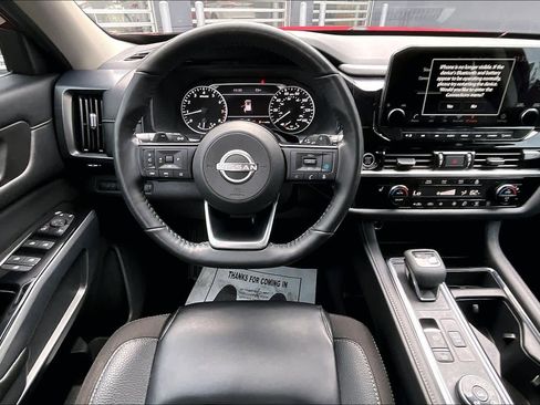 Used 2023 Nissan Pathfinder SL w/ Black Appearance Package image 5