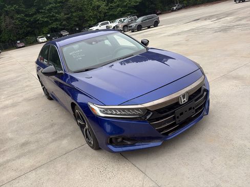 Used 2022 Honda Accord Sport image 2