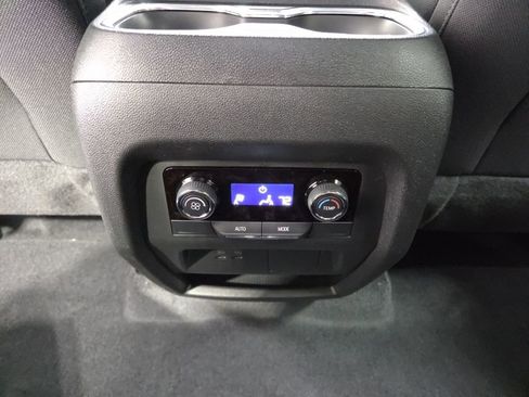 New 2026 Chevrolet Traverse LT image 33