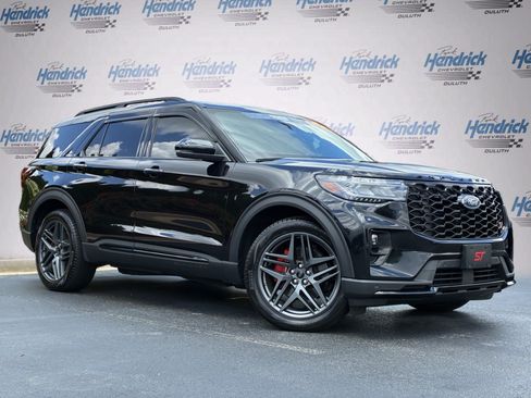 Used 2025 Ford Explorer ST AWD/4WD image 2