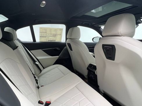 Used 2026 BMW 530i w/ M Sport Package image 8