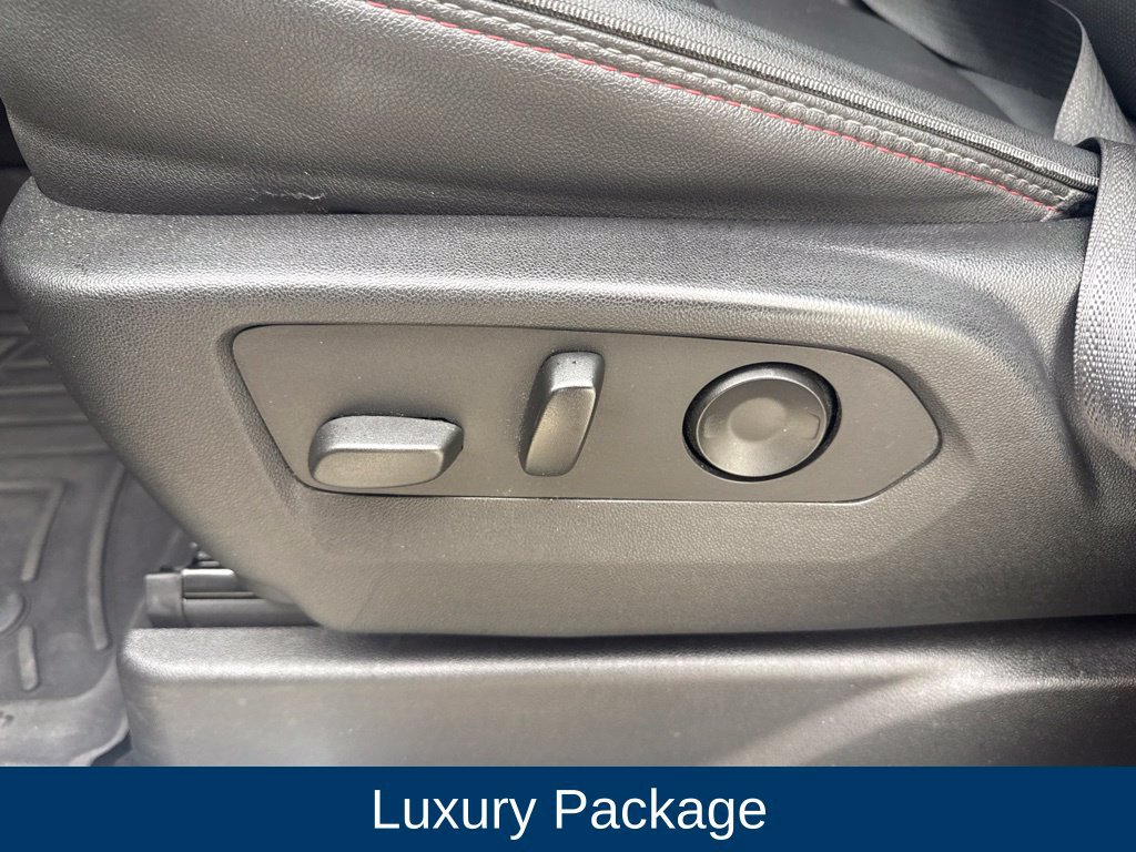 Used 2022 Chevrolet Tahoe RST w/ Luxury Package RWD image 17