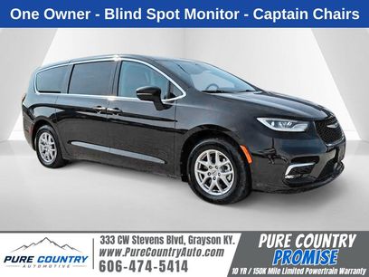 Used 2023 Chrysler Pacifica Touring-L