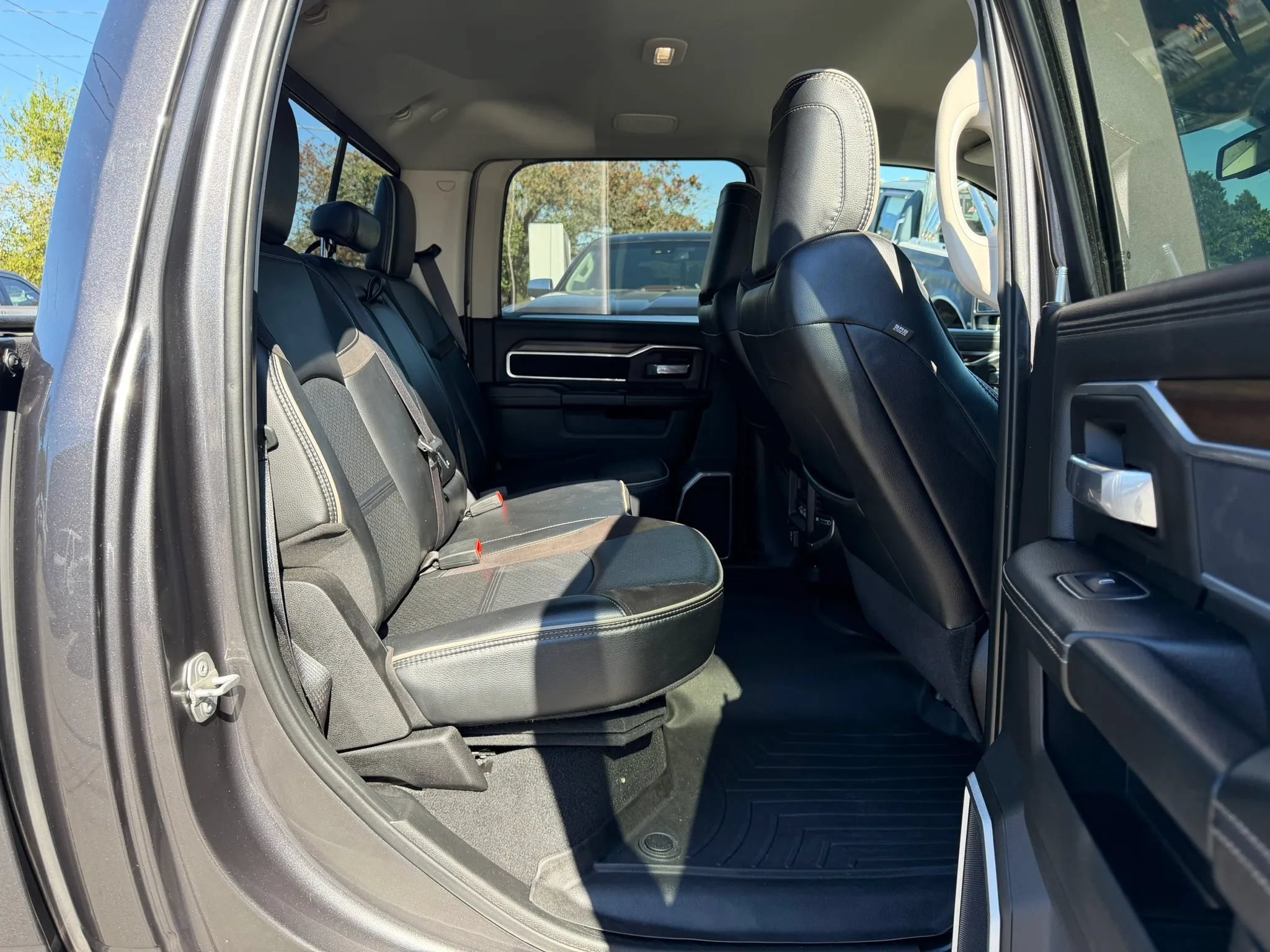 Used 2023 RAM 2500 Laramie AWD/4WD image 23