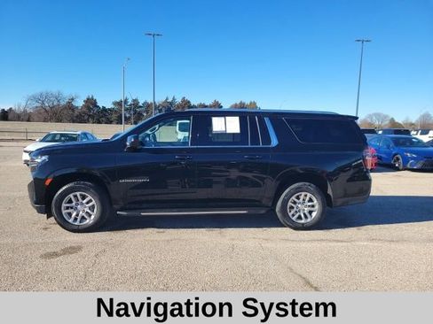 Used 2024 Chevrolet Suburban LT image 3