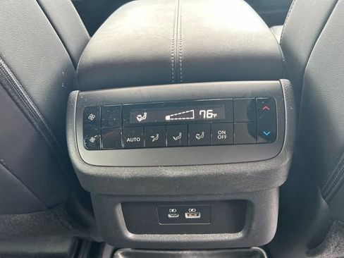 Used 2025 Nissan Pathfinder SL w/ Cargo Package FWD image 18