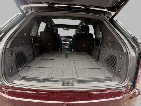 Used 2025 Cadillac Escalade IQ Luxury 2 w/ LPO, Premium Carpet Package AWD/4WD image 17
