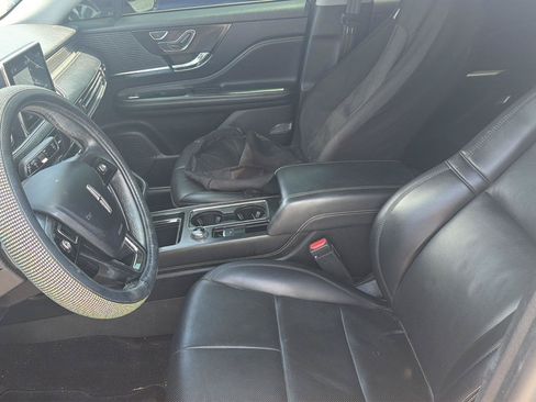 Used 2022 Lincoln Corsair AWD w/ Premium Package image 9
