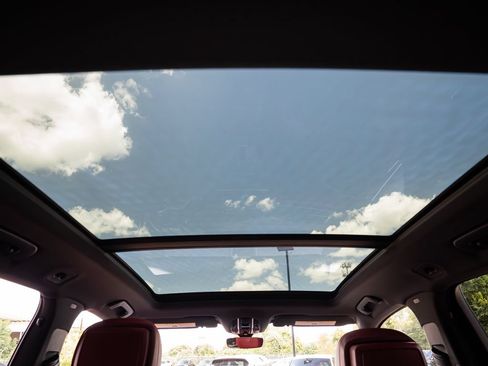 Certified 2023 Porsche Cayenne Platinum Edition AWD/4WD image 30
