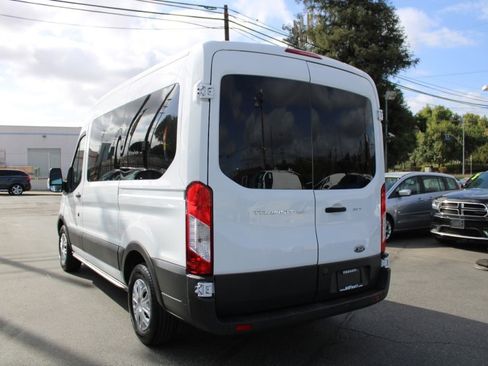 Used 2017 Ford Transit 150 XLT image 4