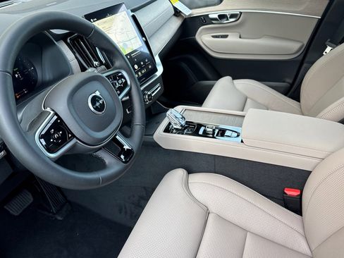 New 2026 Volvo XC90 T8 Ultra w/ Protection Package Premier image 9