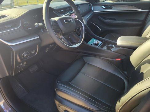 New 2025 Jeep Grand Cherokee Limited w/ Black Appearance Package image 14