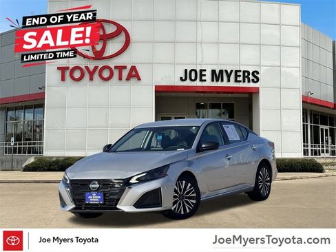 Used 2024 Nissan Altima 2.5 SV image 8