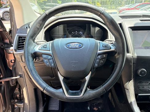 Used 2020 Ford Edge SEL w/ Convenience Package FWD image 17