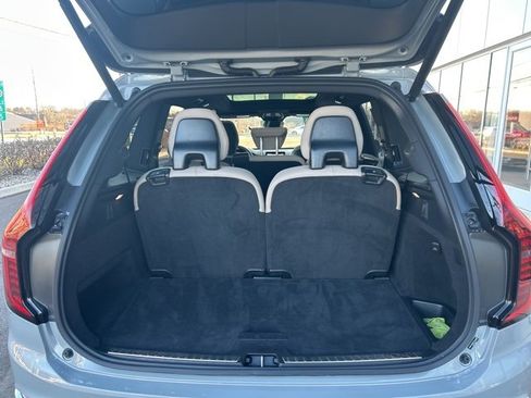 Used 2025 Volvo XC90 B5 Plus image 11