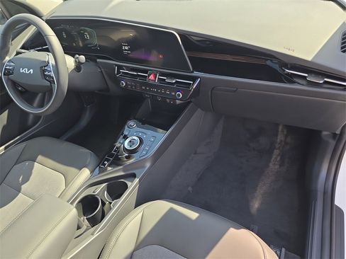 New 2025 Kia Niro EX w/ EX Cold Weather Package image 13