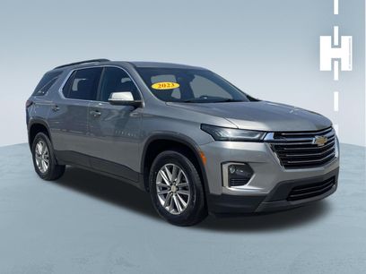 Used 2023 Chevrolet Traverse LT