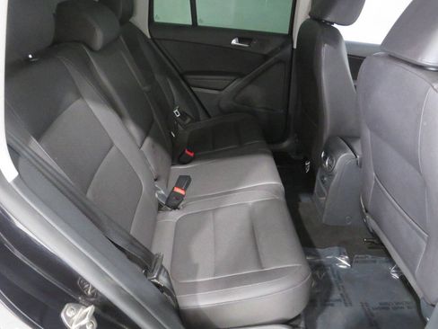 Used 2015 Volkswagen Tiguan SE FWD image 9