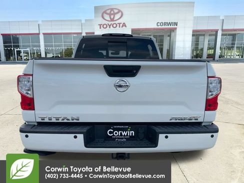 Used 2018 Nissan Titan PRO-4X w/ Pro-4x Convenience Package AWD/4WD image 4