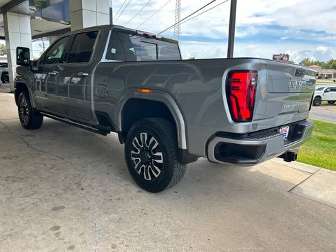 Used 2024 GMC Sierra 2500 Denali Ultimate w/ Max Trailering Package AWD/4WD image 5