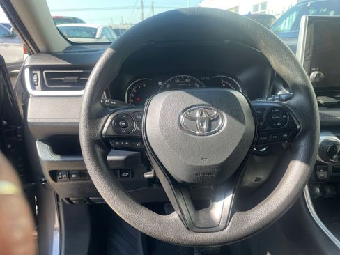 Used 2025 Toyota RAV4 XLE image 28
