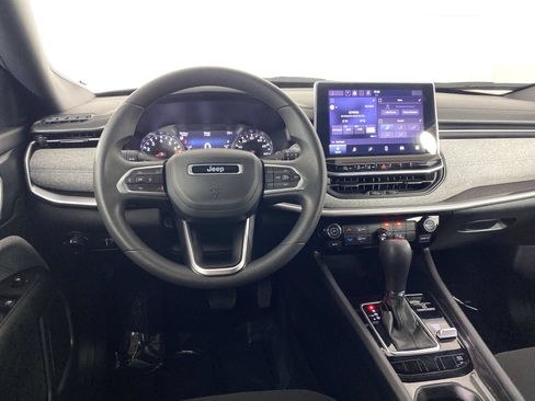 Used 2023 Jeep Compass Sport AWD/4WD image 18