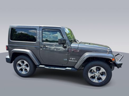 Used 2016 Jeep Wrangler Sahara w/ Connectivity Group AWD/4WD image 2