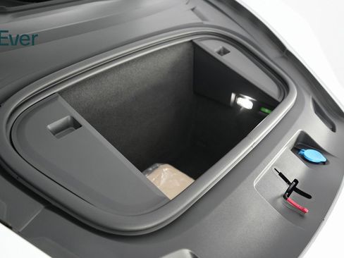 Used 2022 Porsche Taycan 4S image 23