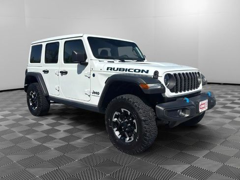 Used 2025 Jeep Wrangler Unlimited Rubicon 4xe w/ Convenience Group AWD/4WD image 2