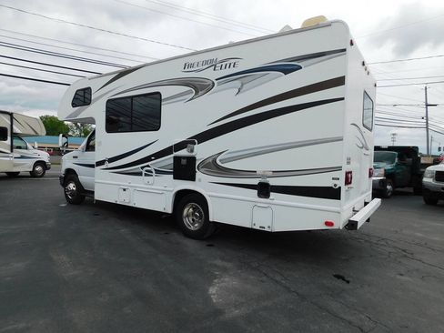 Used 2013 Ford E-350 and Econoline 350 Super Duty Wagon w/ Motorhome Prep Pkg RWD image 17