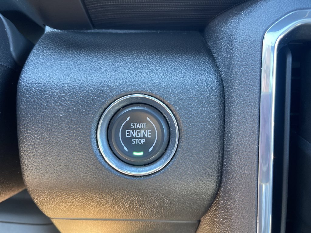 Used 2026 GMC Acadia Elevation w/ Elevation Premium Package FWD image 25