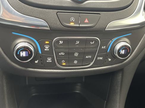 Used 2023 Chevrolet Equinox LT w/ Driver Convenience Package image 20