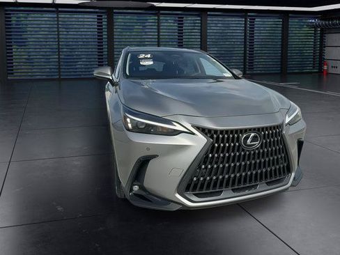 Certified 2024 Lexus NX 250 FWD image 3