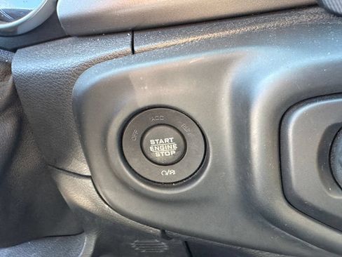 Used 2018 Jeep Wrangler Sport AWD/4WD image 22