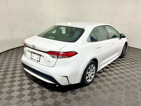 Used 2022 Toyota Corolla LE FWD image 17