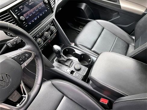 Used 2022 Volkswagen Atlas SE w/ Panoramic Sunroof Package image 15